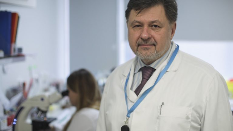 Rafila, despre AstraZeneca: Uitându-mă pe cifre văd că este un vaccin care este sigur