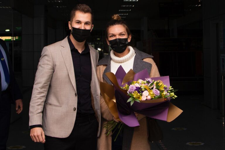 VIDEO| Halep a ajuns aseară la Cluj: „Este mare păcat că nu vom avea spectatori în sală”