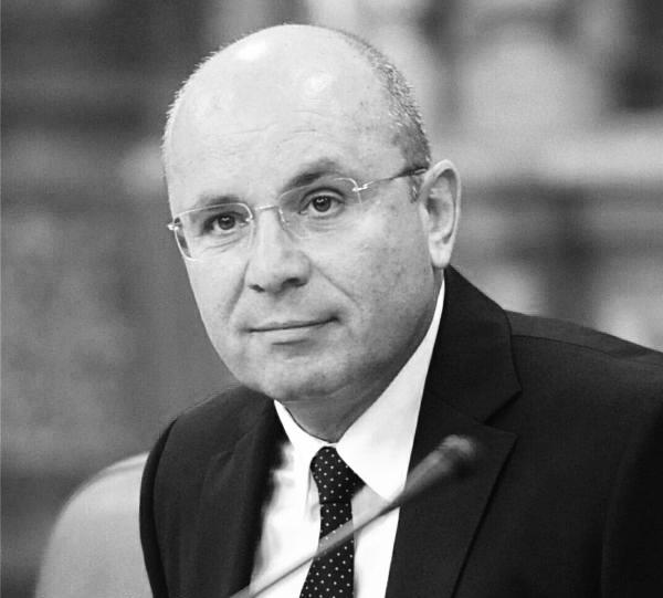 Cea mai mare vulnerabilitate pentru România e numărul mare de angajați la stat și salariile lor uriașe. Ciucă, Ciolacu, Kelemen, e timpul să acționați urgent!