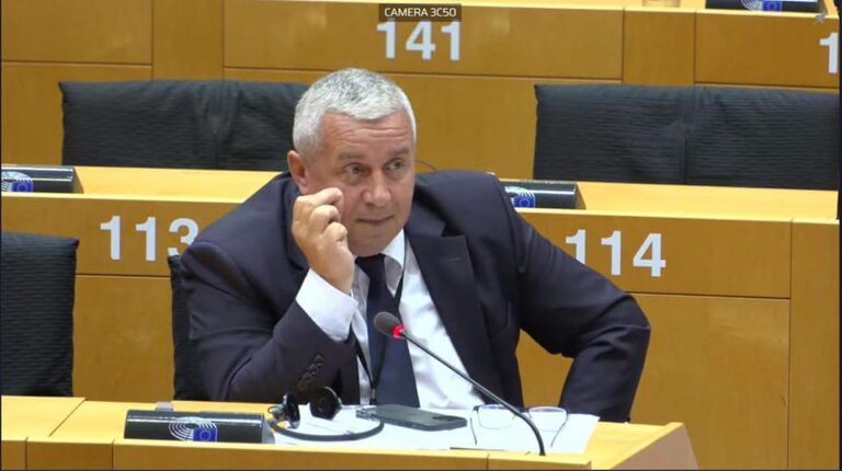 Eurodeputat: „Putin a câștigat o bătălie folosindu-se de un iepure austriac„