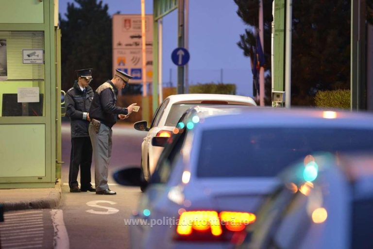 Cetățeni ruși prinși în timp ce încercau să intre în România folosind vize false, în Vama Moravița