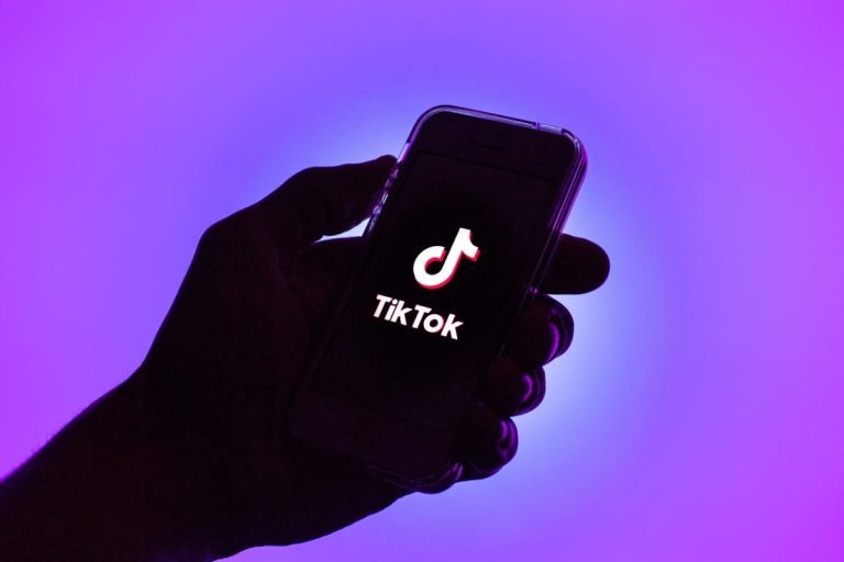 TikTok anunță un nou pas în eforturile pentru a combate dezinformarea în Europa