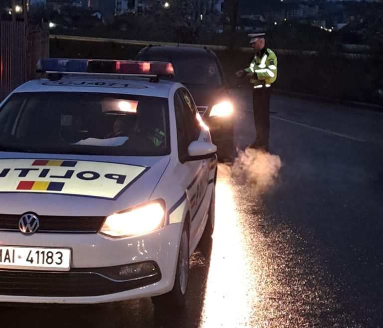 Tânără de 29 de ani, fără permis, prinsă de polițiștii clujeni conducând o mașină cu 107 km/oră. A fost amendată