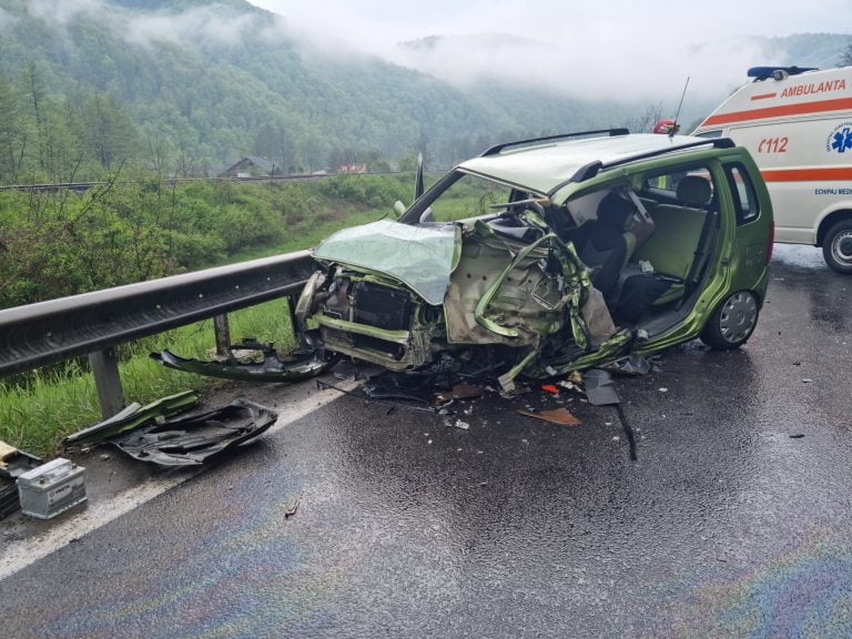 FOTO/ Cum a avut accidentul de la Negreni, în care a murit un șofer de 68 de ani