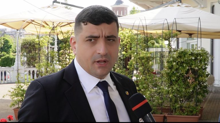 VIDEO/ George Simion, cu AUR la Cluj-Napoca: ”20 de ani de administrație Boc este prea mult. În loc de bănci cu tricolor s-au pus bănci cu USB”