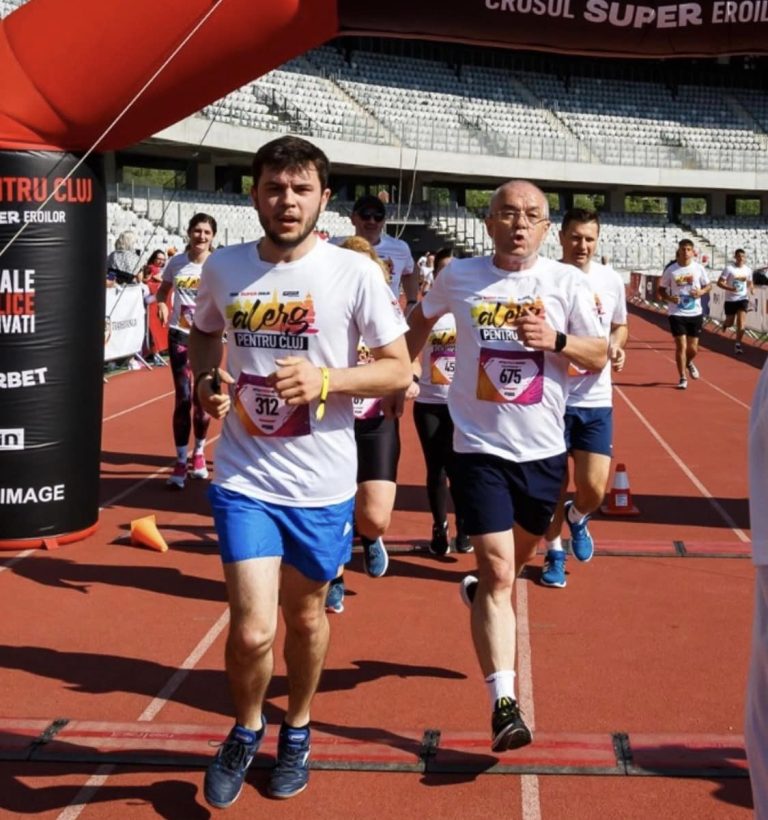 FOTO/ Emil Boc, alergător la Crosul Supereroilor la Sports Festival