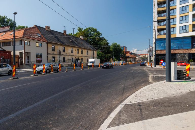 FOTO/ Emil Boc, în inspecție pe șantierul de pe Calea Mănăștur – Calea Moților. Calendarul de finalizare al lucrărilor