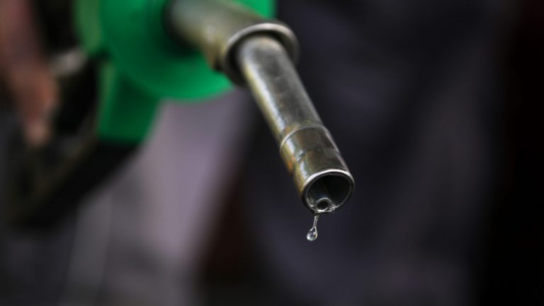 Tánczos Barna: Prețurile la carburanți s-au stabilizat, dar criza politică pune în pericol PNRR