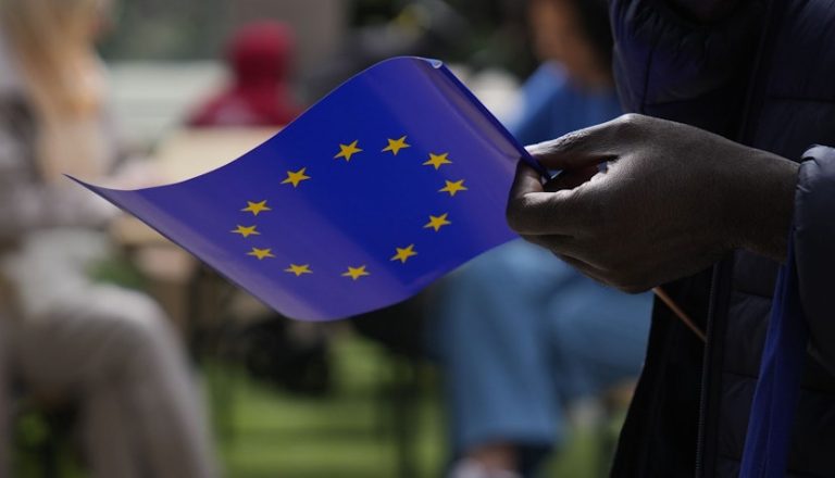 Tinerii români, cei mai dornici să voteze la europarlamentare, din toată Europa