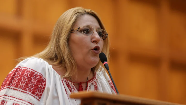 Diana Șoșoacă acuză guvernarea și-l atacă pe George Simion