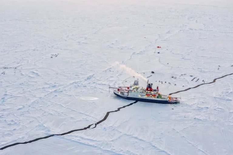 Rusia acuză SUA că alimentează în Arctica