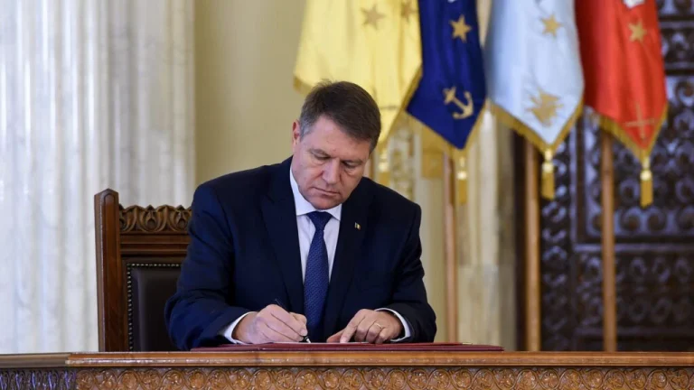 Klaus Iohannis a promulgat legea care plafoneaza dobânzile INF-urilor