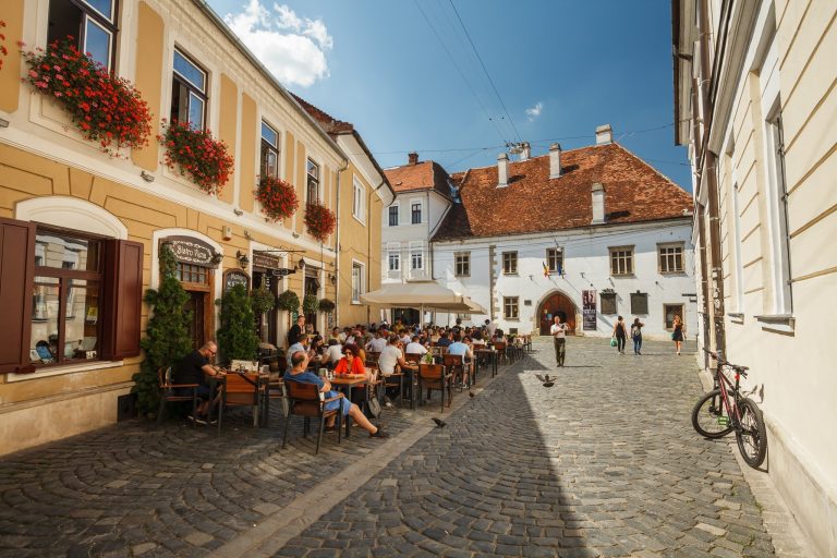 Măsura supraimpozitării clădirilor degradate, a schimbat imagine Clujului. Peste 800 de imobile au fost renovate în ultimii ani