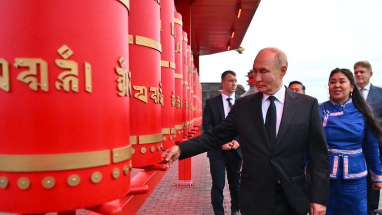 Vladimir Puțin se află într-o vizită oficială în Mongolia, în ciuda mandatului de arestare internațional