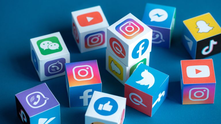 Australia vrea să stabilească o vârstă minimă pentru utilizarea rețelelor sociale