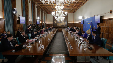 Guvernul prelungește plafonarea prețurilor la energie și gaze