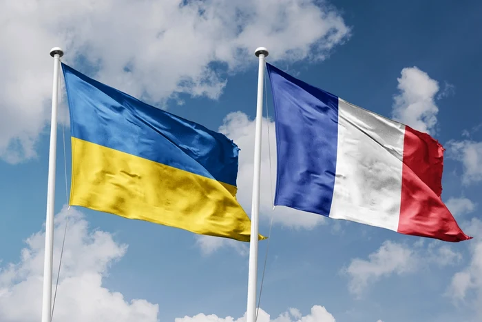 Franța deschisă invitării imediate a Ucrainei în NATO