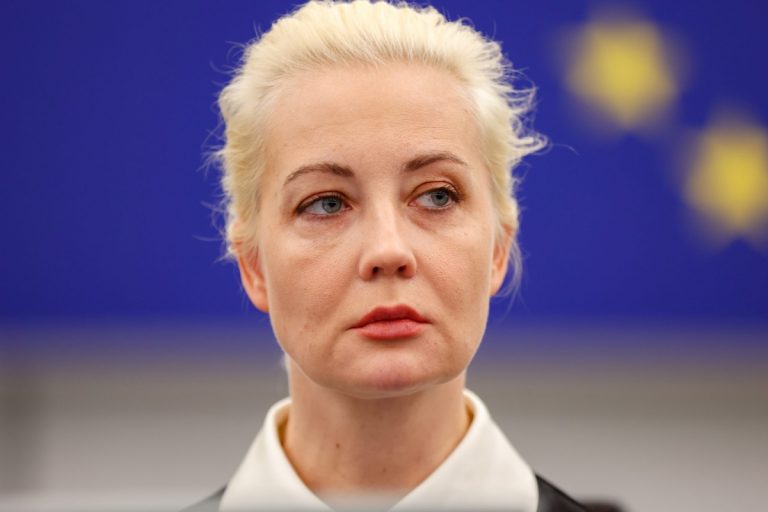 Iulia Navalnaia, soția lui Aleksei Navalnîi, a anunțat că vrea să se întoarcă în Rusia pentru a candida la prezidențiale