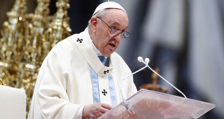 Papa Francisc, absent de la ceremoniile pascale din cauza problemelor de sănătate
