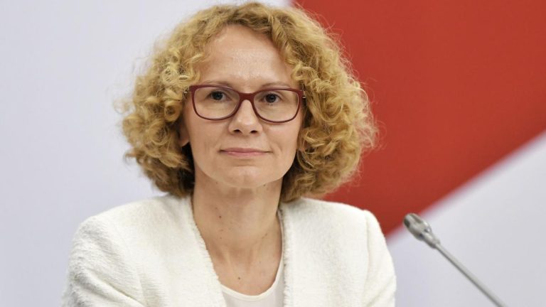 Radmila Šekerinska, fost ministru al apărării din Macedonia de Nord, desemnată secretar general adjunct al NATO