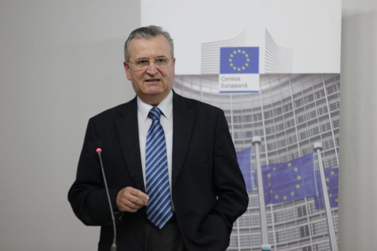 20 de ani de la încheierea negocierilor pentru aderarea României la Uniunea Europeană: Vasile Pușcaș rememorează provocările din 2004