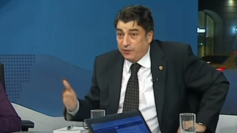 Românii și manipularea: „De ce sunt atât de ușor de influențat?” – Analiza lui Gelu Vișan
