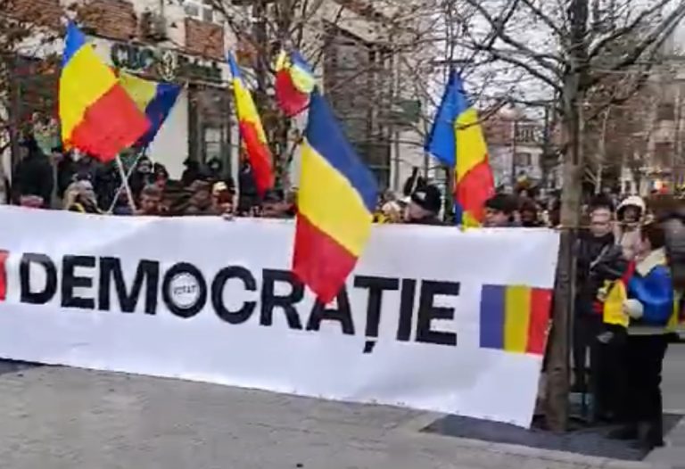 Clujenii cer sfârșitul regimului PSD-PNL-UDMR: „Nu vrem hoție, vrem democrație!”