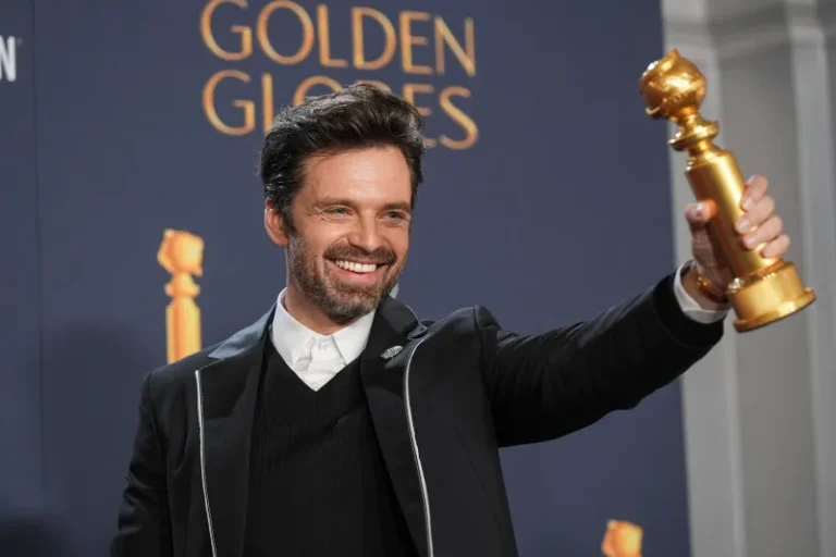 Sebastian Stan câștigă primul Glob de Aur pentru rolul din „A Different Man”