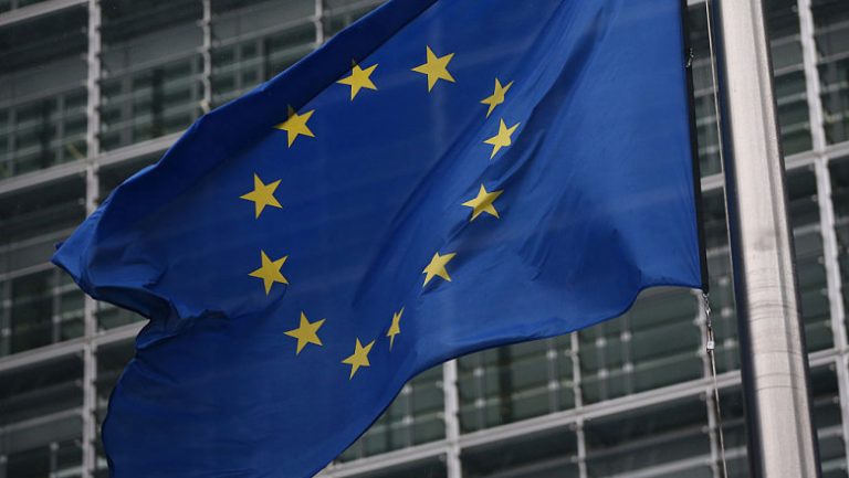 UE vrea să atragă cercetători americani cu un pachet de 500 de milioane de euro