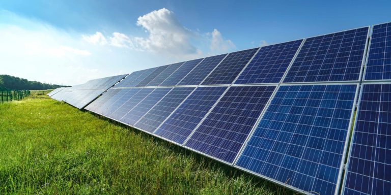 Energia solară a depășit cărbunele în producția de electricitate din UE în 2024