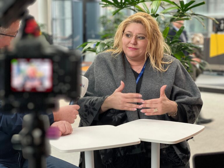 Diana Şoșoacă: „Alegătorii nu trebuie să urmeze fentele sistemului!”