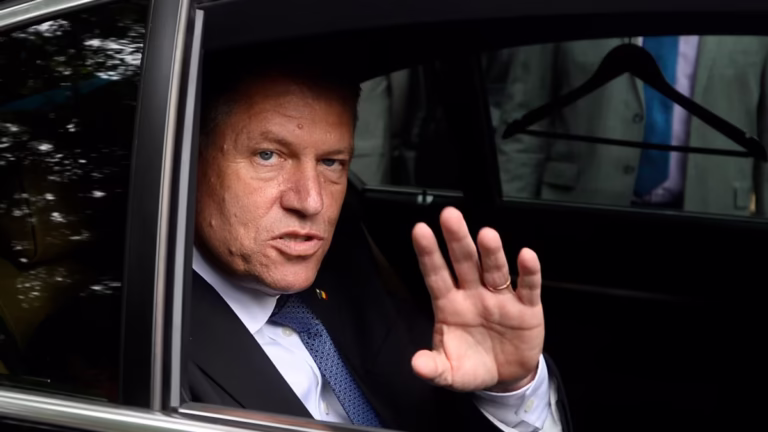 Iohannis și-a dat demisia. De ce s-a grăbit „Mutu” să plece de la Cotroceni?
