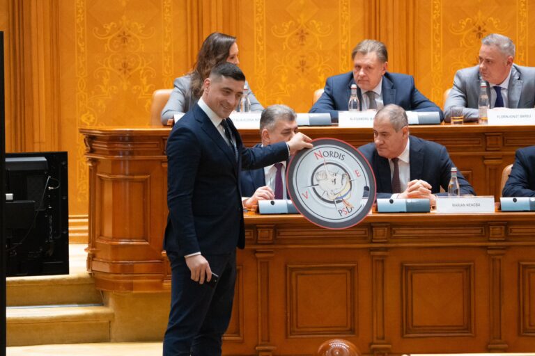 VIDEO | George Simion cere demisia lui Marcel Ciolacu: „Stabilitatea invocată de guvern este doar o mascare a corupției!”
