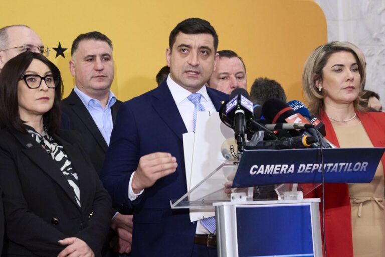 Opoziția a depus moțiune de cenzură împotriva Guvernului Ciolacu