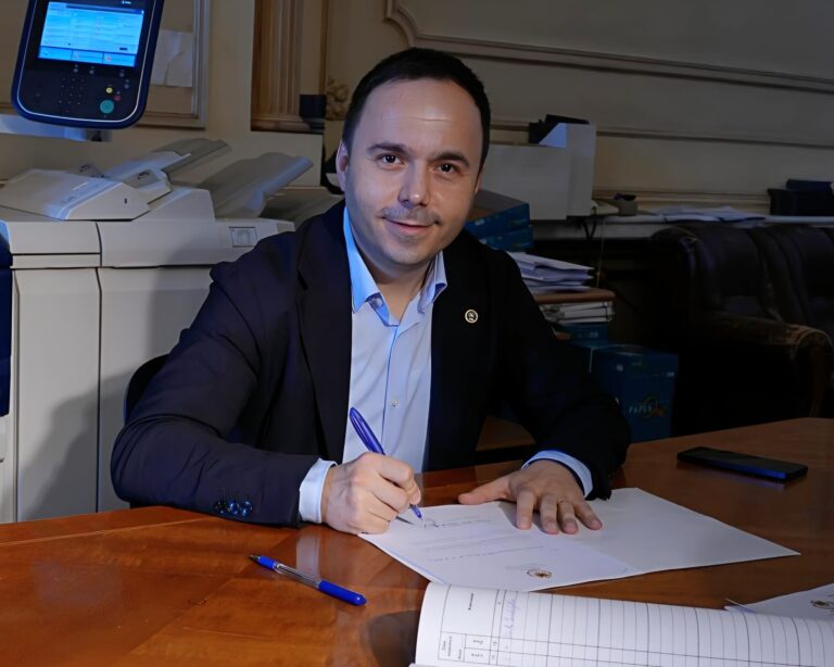 România extinde accesul gratuit la vaccinarea anti-HPV pentru tineri până la 26 de ani