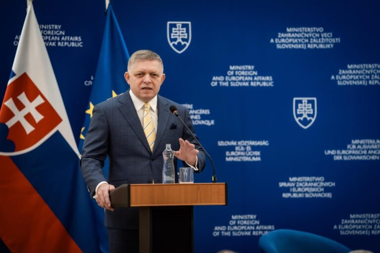 Premierul Slovaciei cere UE să intervină în alegerile din România