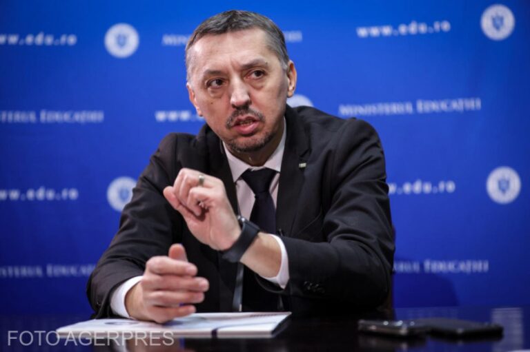 Testarea PISA 2025: Elevii din România vor fi evaluați și la limba engleză