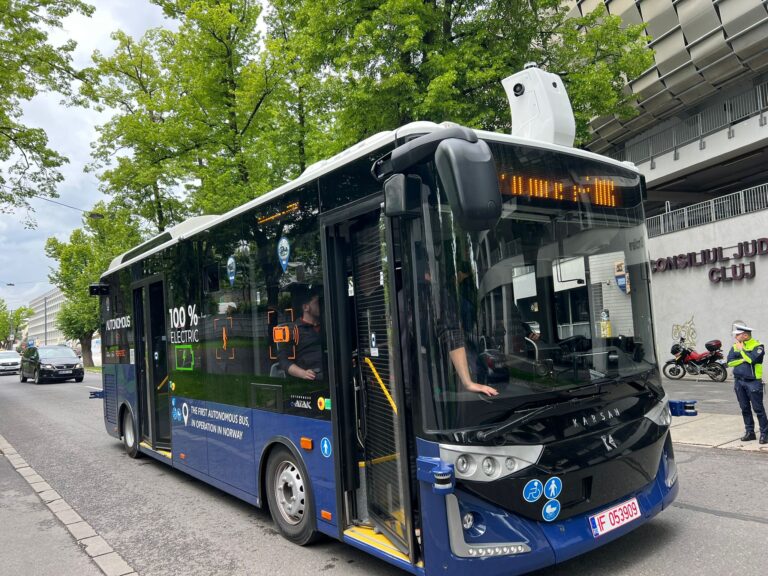 Când ar putea circula autobuzul fără șofer pe străzile Clujului?