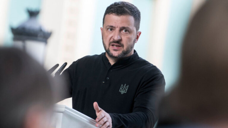 Zelenski: Rusia pregătește ofensivă cu 50.000 de soldați
