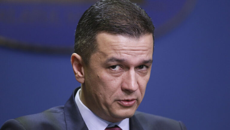 Grindeanu răbufnește în coaliție: „Nu tăiem deficitul cu PR și reduceri de viceprimari! PSD nu iese de la guvernare, dar cere explicații clare pentru suspendarea a 2700 de investiții”