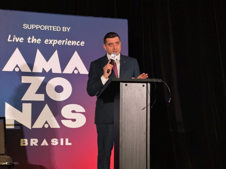 George Simion, din SUA: „Merg spre Congresul Statelor Unite. În România, colegii mei sunt percheziționați!”