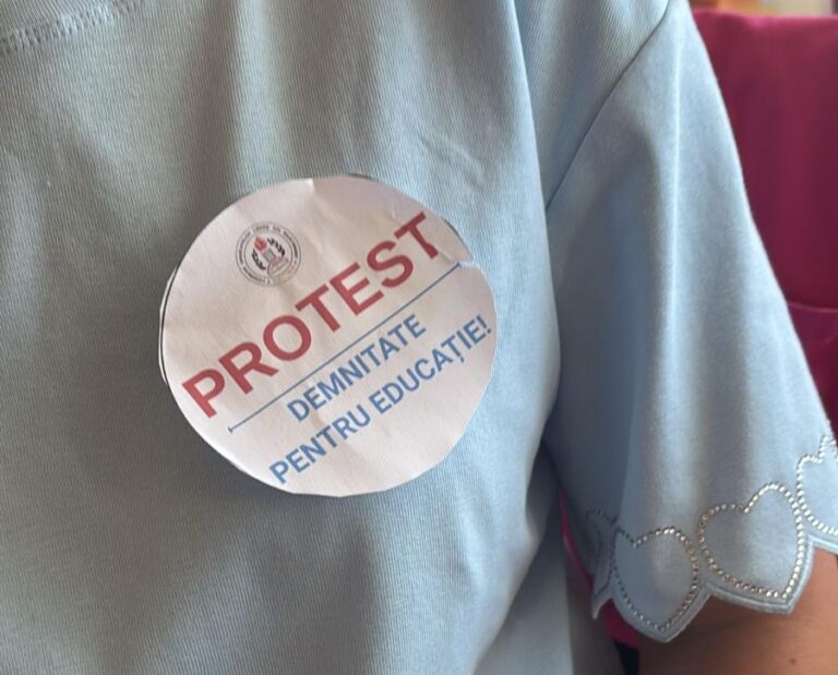 Furie în învățământ! Profesorii din Cluj își pun banderolele și anunță: „Ajunge cu umilința!”