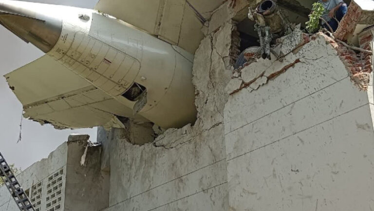 S-a găsit una dintre cutiile negre ale avionului prăbușit în India