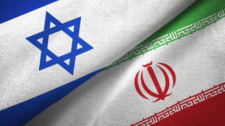 Iran amenință cu ieșirea din Tratatul Nuclear!