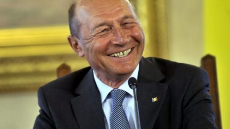 Traian Băsescu le pune masa în cap: „Constituția este încălcată de președinte, partide și Guvern”