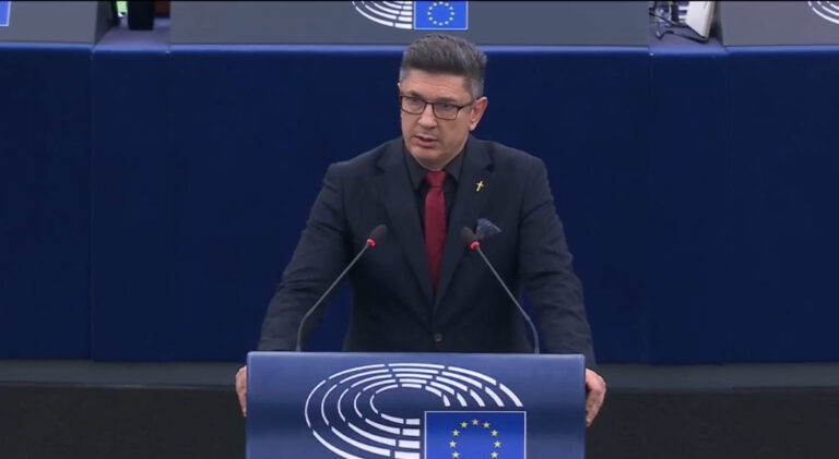 VIDEO| Europarlamentar român, replică dură după discursul Maiei Sandu: „Alegerile din Moldova? Se anulează, tot Sandu rămâne!”