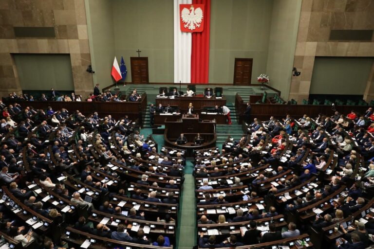 REUTERS| Polonia doboară drone rusești intrate în spațiul său aerian: „Un act de agresiune”