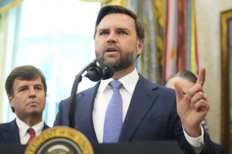JD Vance: „Rusia și Ucraina nu sunt pregătite pentru pace”