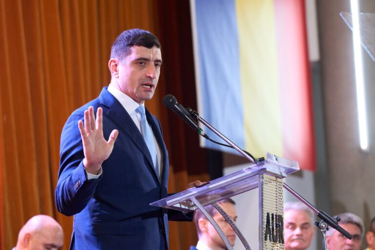 George Simion torpilează coaliția de guvernare: „Tăiați banii pentru partidele politice! Nu vă lasă AUR să tăiați sinecurile și pensiile speciale?”
