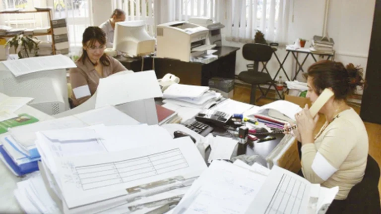 Ești amendat dacă jignești un funcționar public. Ce prevede proiectul de lege susținut de Guvern